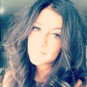 Meet your Posher, Corinne